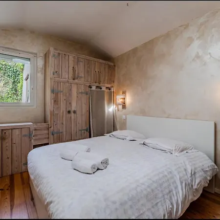 בית נופש Cozy House Near The And Town Centre *