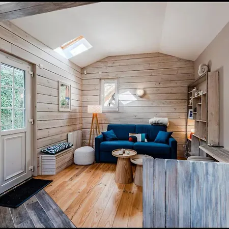 Cozy House Near The And Town Centre בית נופש ארסשון